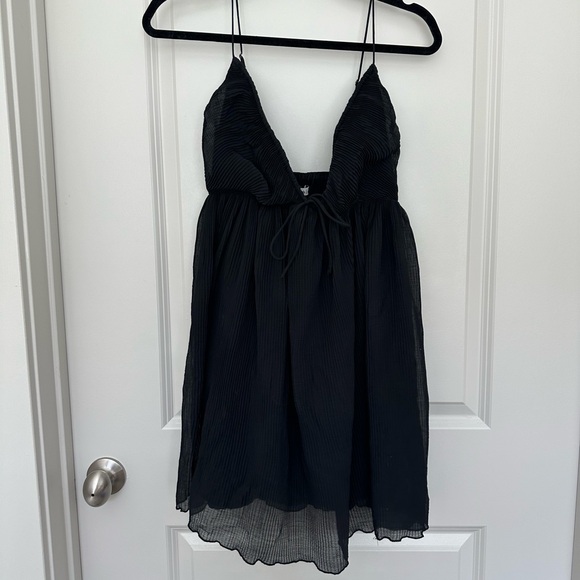 Abercrombie & Fitch Black Plisse Babydoll Dress - Picture 4 of 4